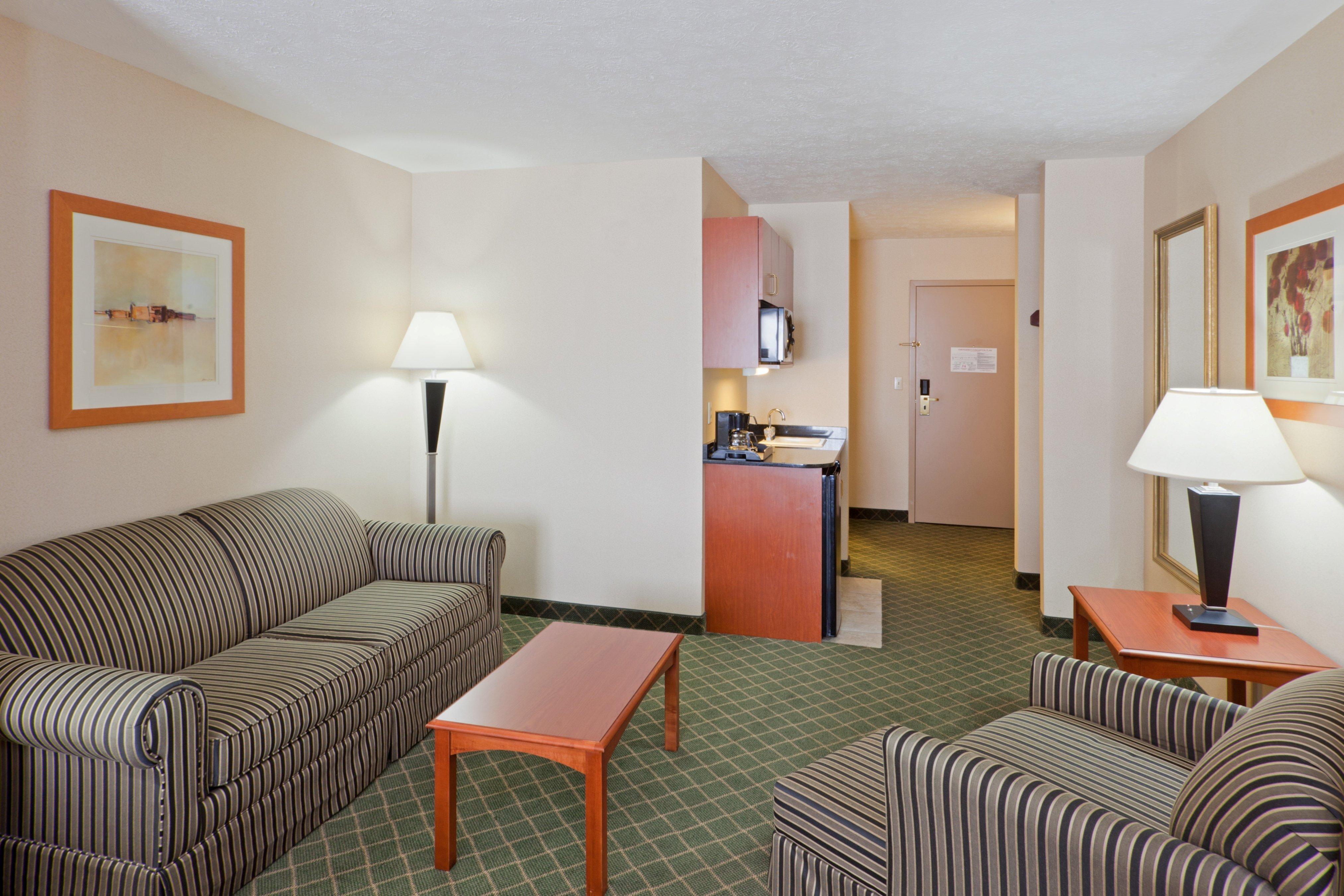 Holiday Inn Express Hotel & Suites Kent State University Exterior foto
